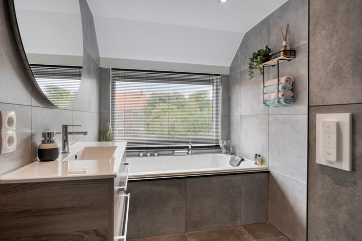 Foto 17 van Roerstraat 2