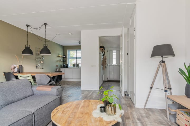 Foto 11 van Dagpauwoog 12