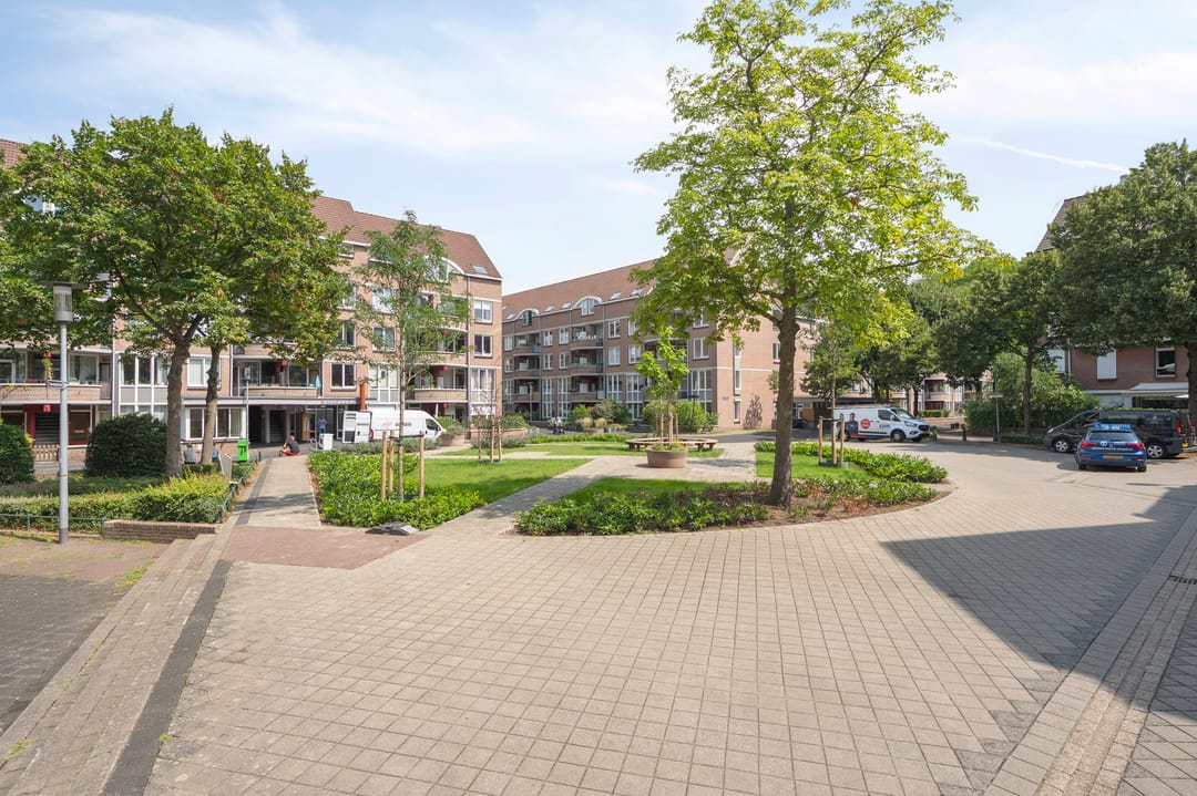 Foto 2 van Lakenweversplein 15-C