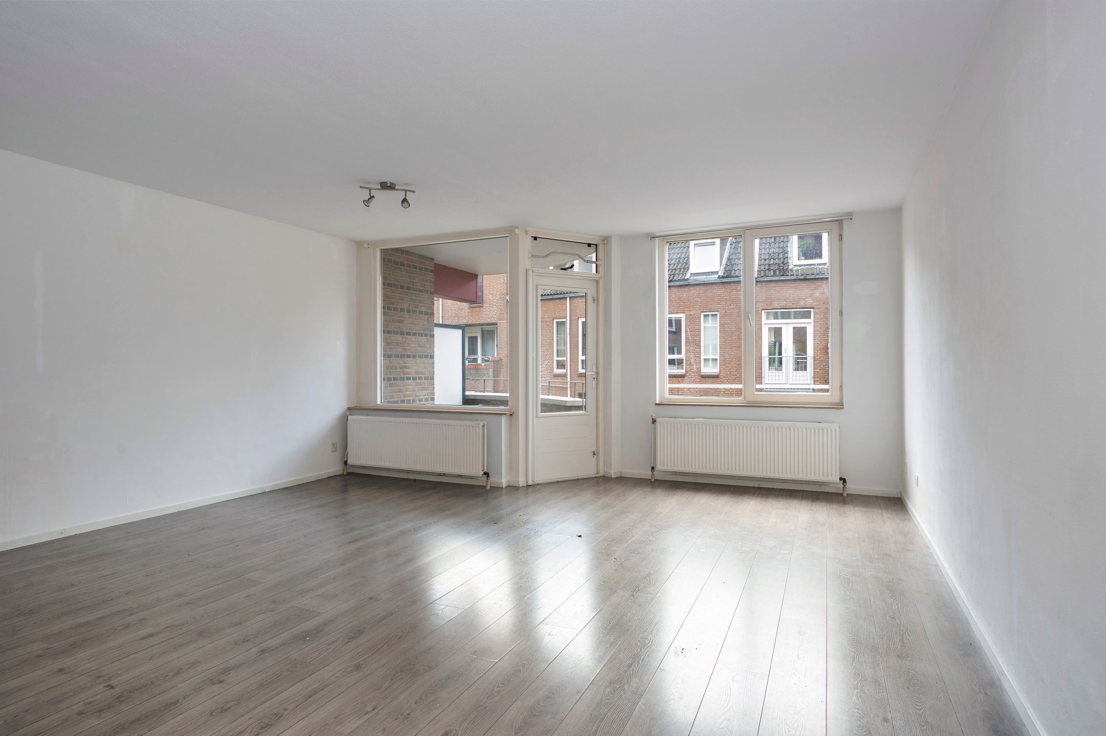 Foto 9 van Lakenweversplein 15-C