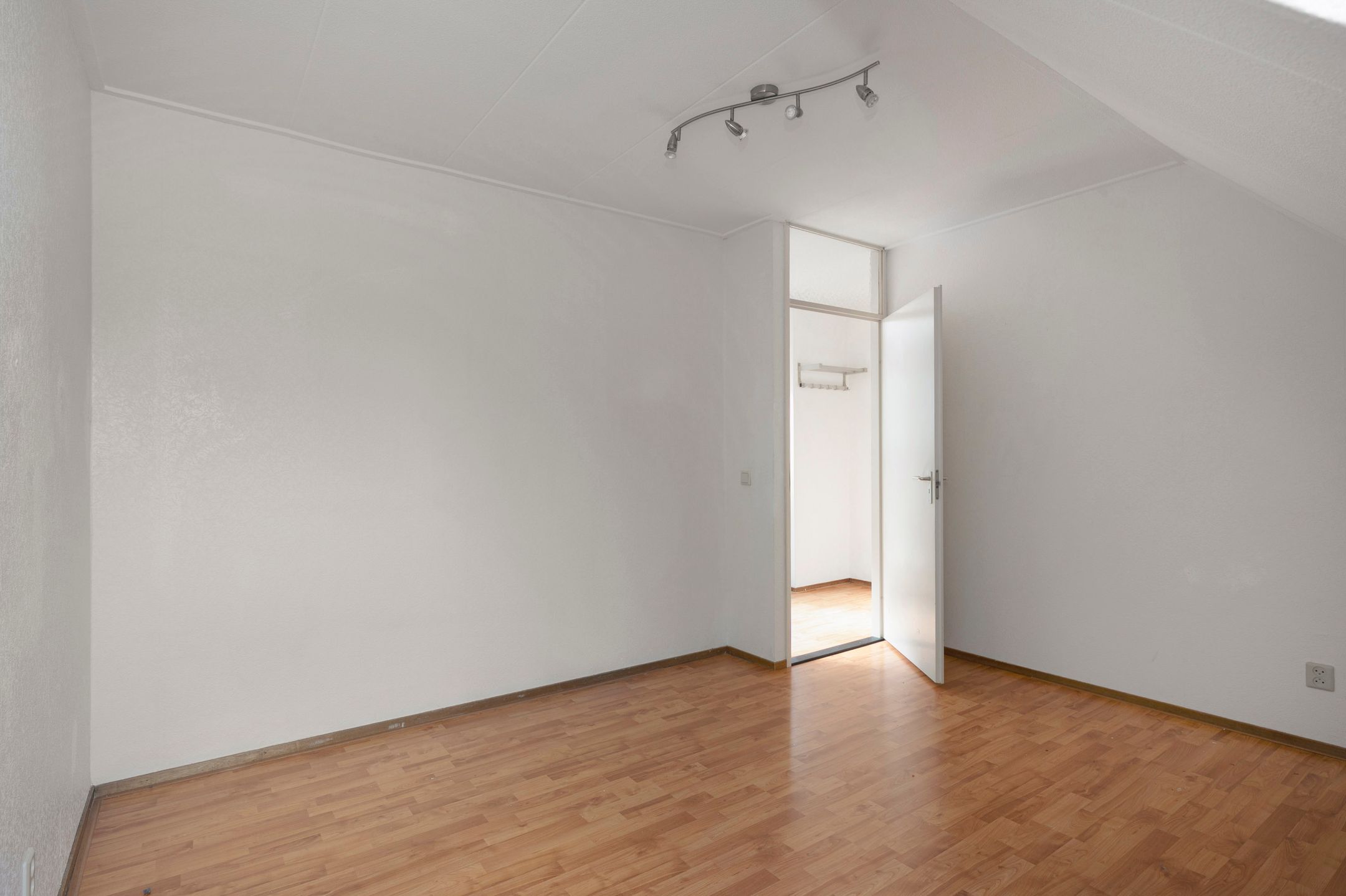 Foto 15 van Lakenweversplein 15-C