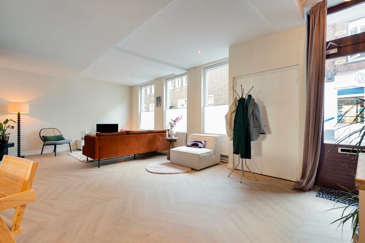 Photo 4 of Van Karnebeekstraat 56