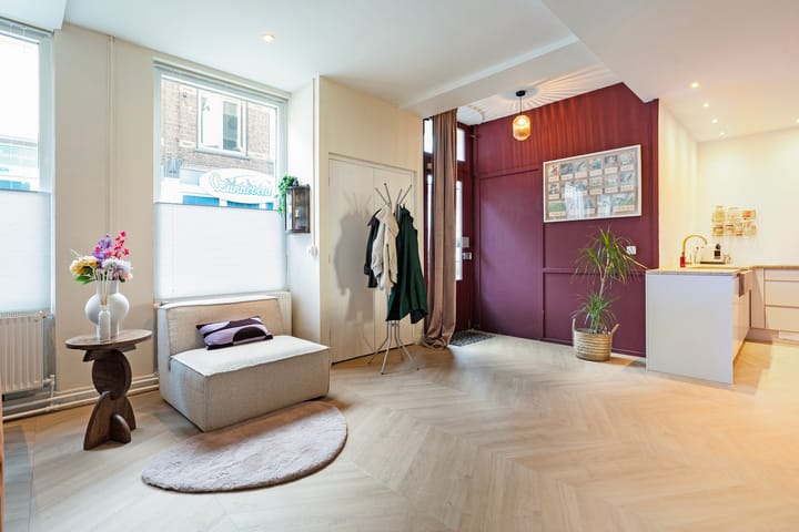 Photo 5 of Van Karnebeekstraat 56