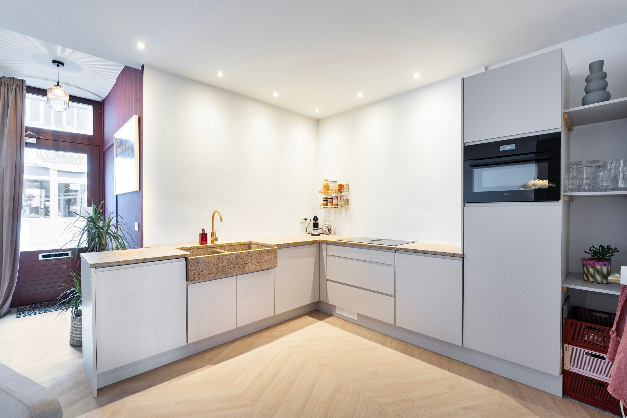 Foto 9 van Van Karnebeekstraat 56