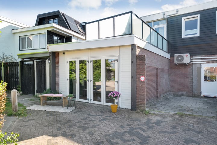 Photo 3 of Van Karnebeekstraat 56