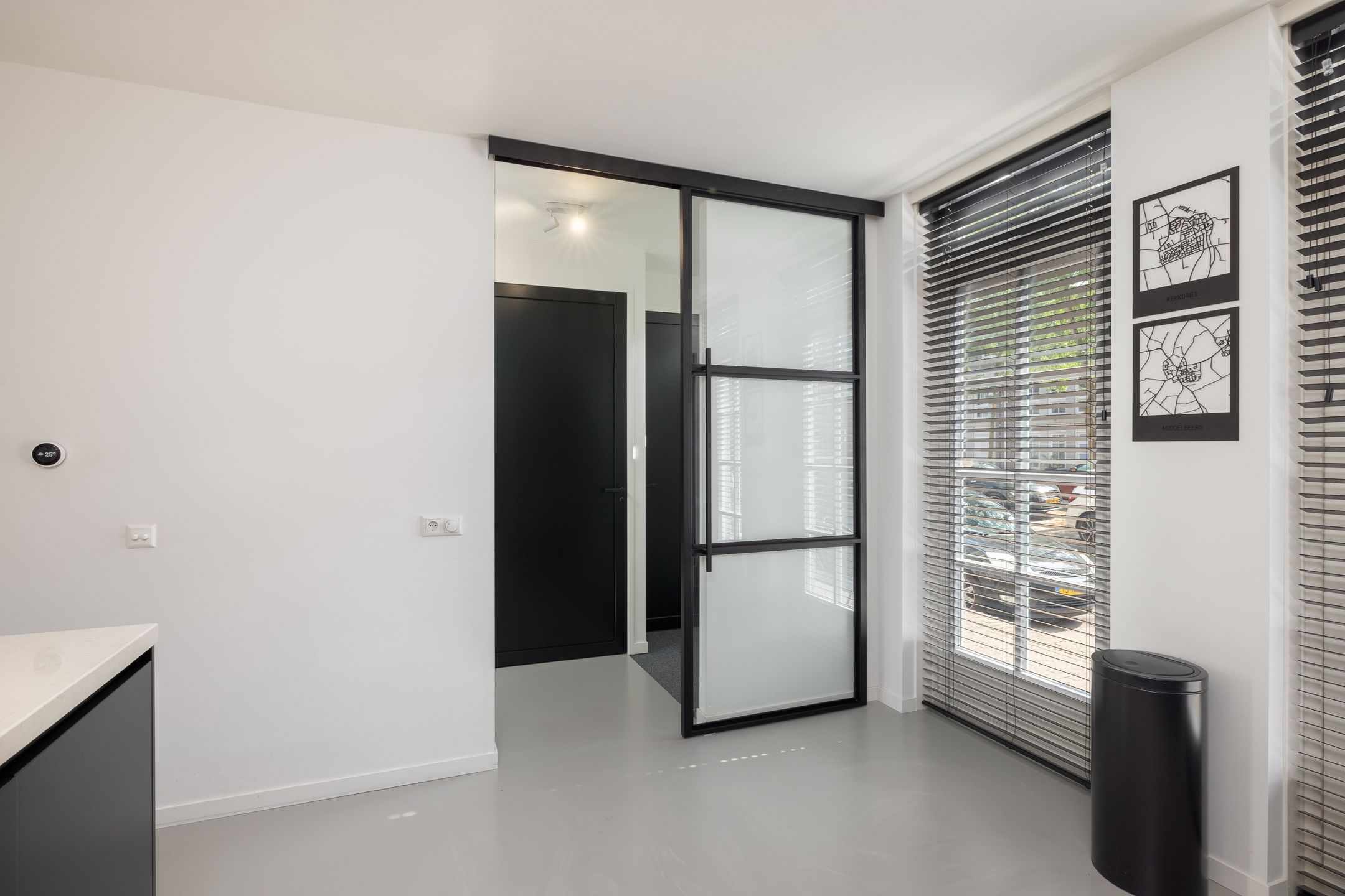 Photo 18 of Oberon 4