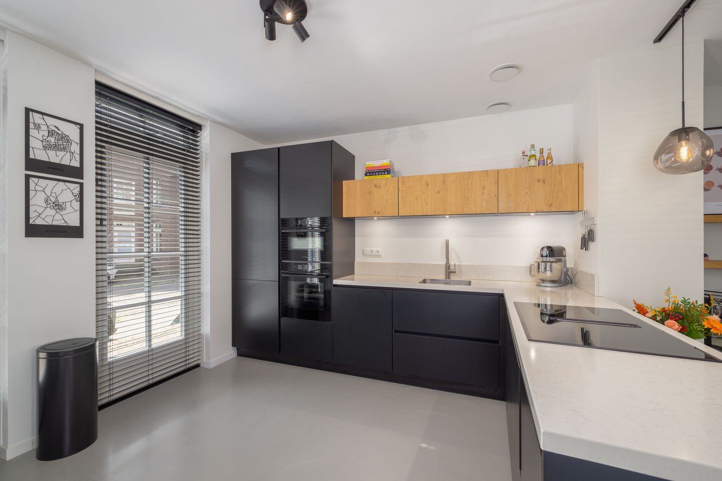 Photo 14 of Oberon 4