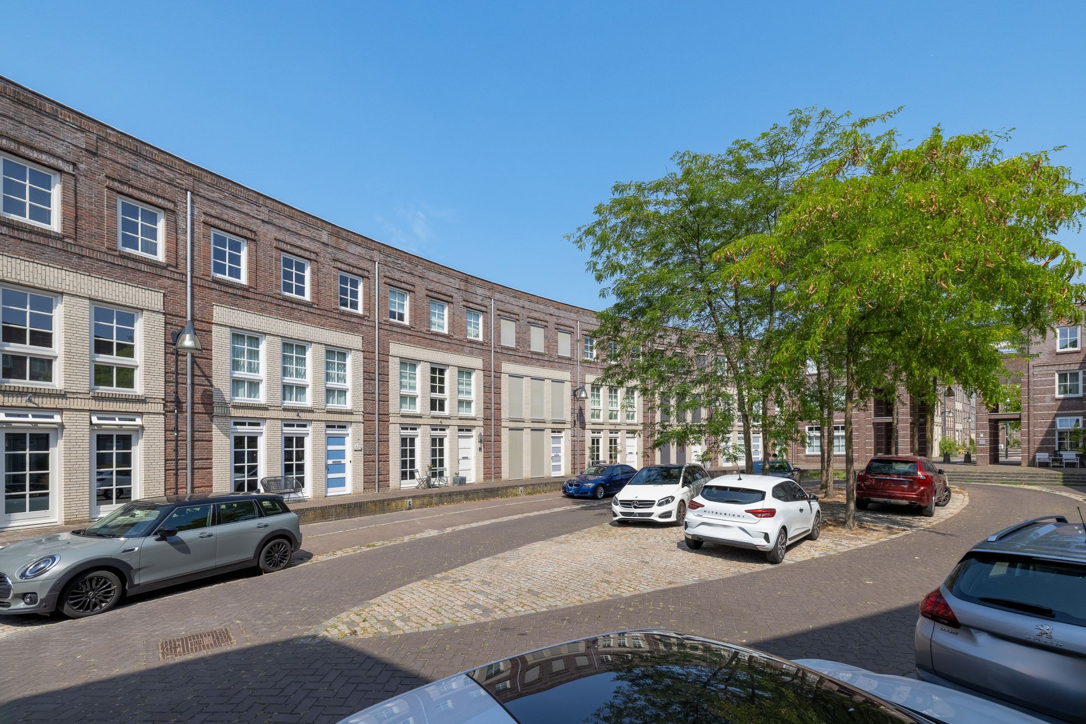 Photo 51 of Oberon 4