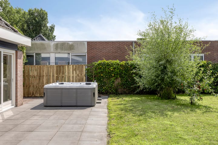 Photo 11 of Uiteinderweg 7-C