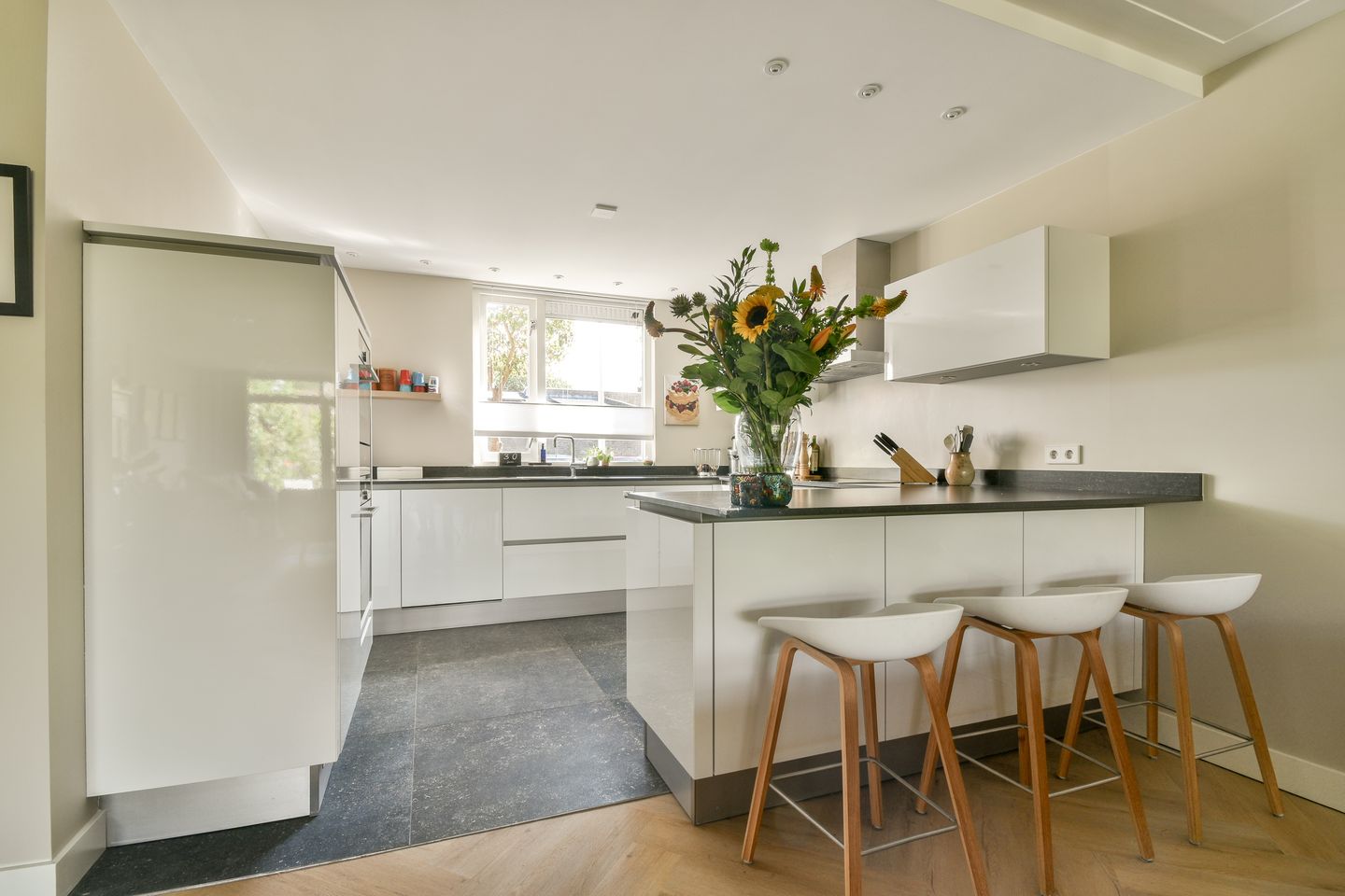 Foto 10 van Dillestraat 4