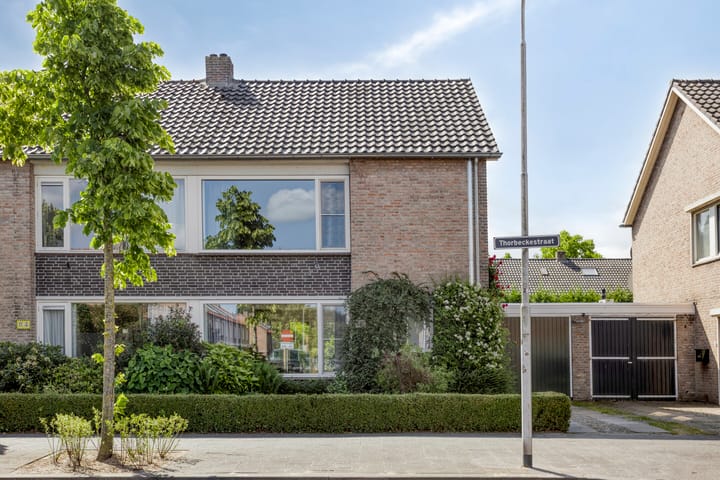 Photo 6 of Thorbeckestraat 86