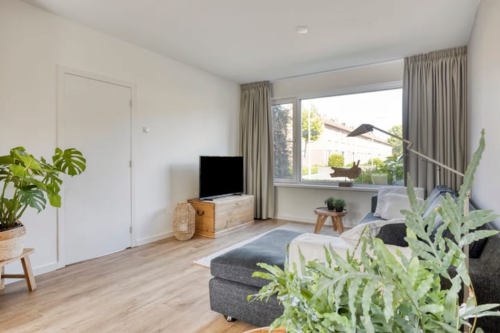 Photo 10 of Thorbeckestraat 86