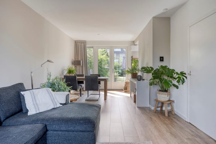 Photo 12 of Thorbeckestraat 86