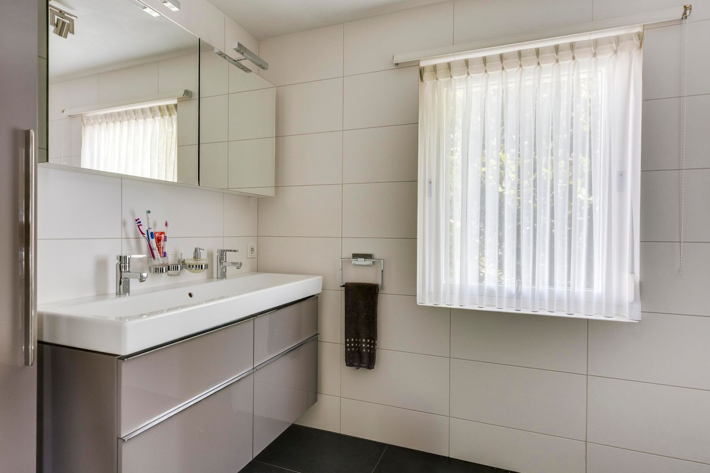 Foto 25 van Schutsboom 30