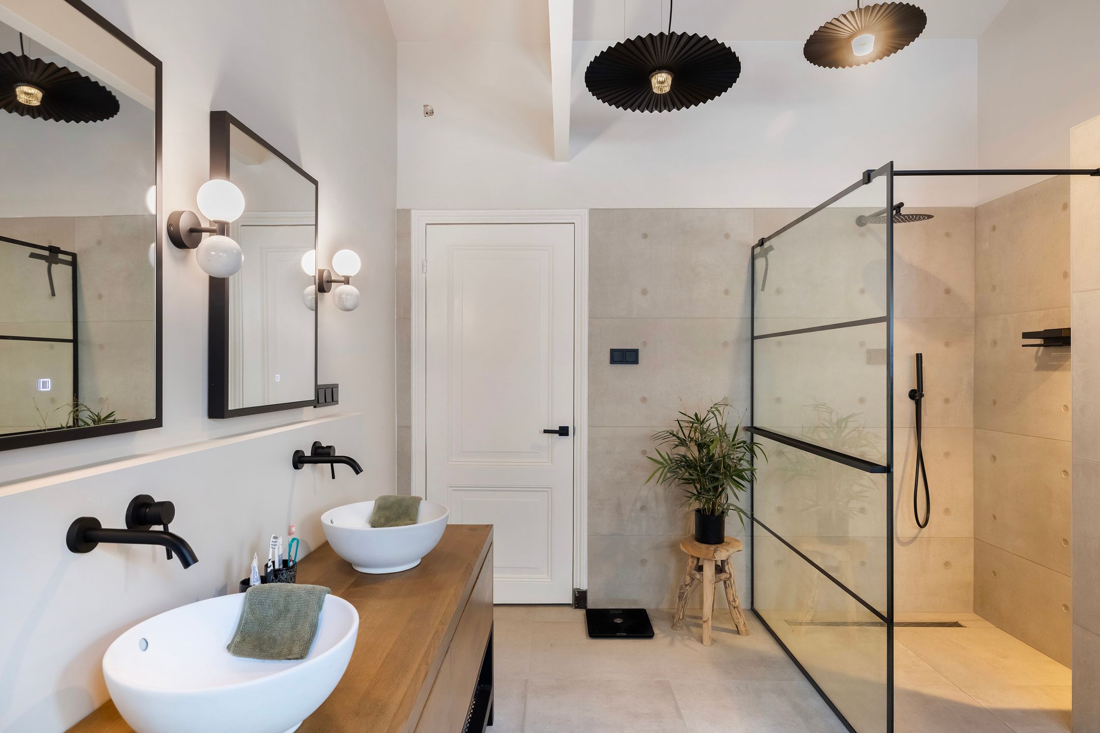 Foto 45 van Cornelis van Beverenstraat 40