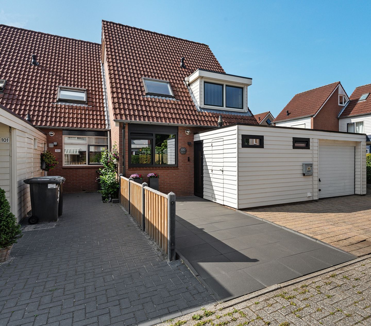 Foto 4 van Kuifmees 100