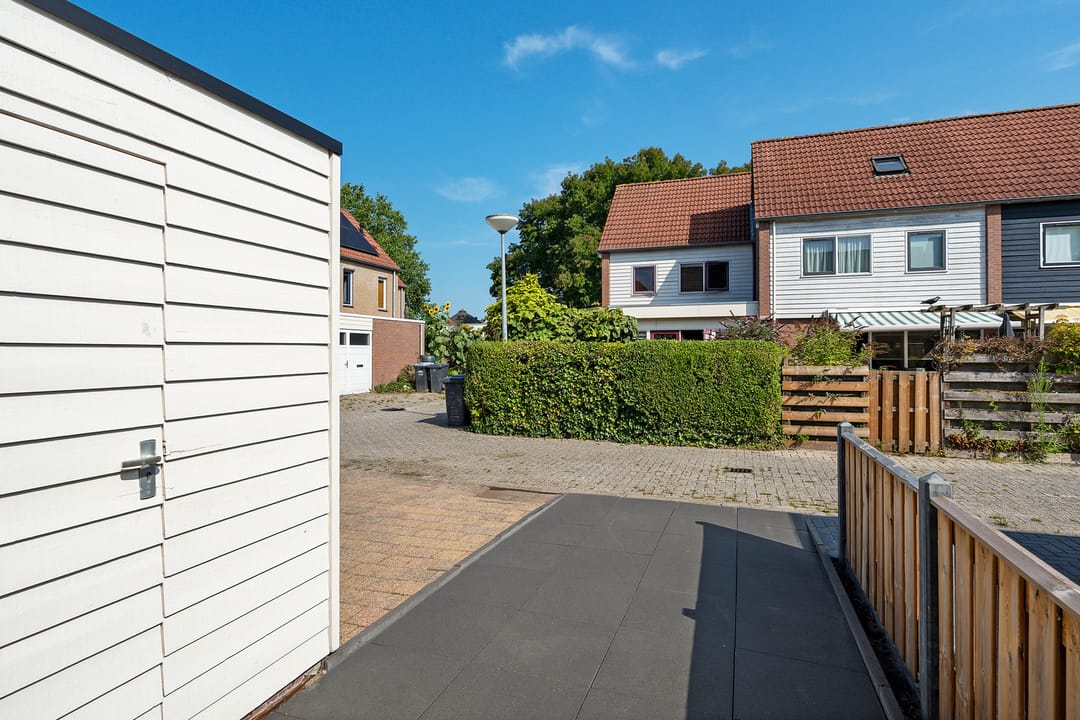 Foto 7 van Kuifmees 100