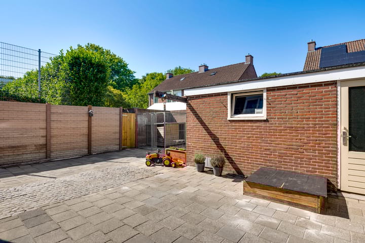 Foto 30 van Kamillestraat 9