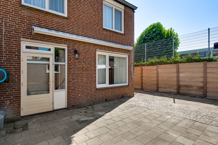 Foto 31 van Kamillestraat 9