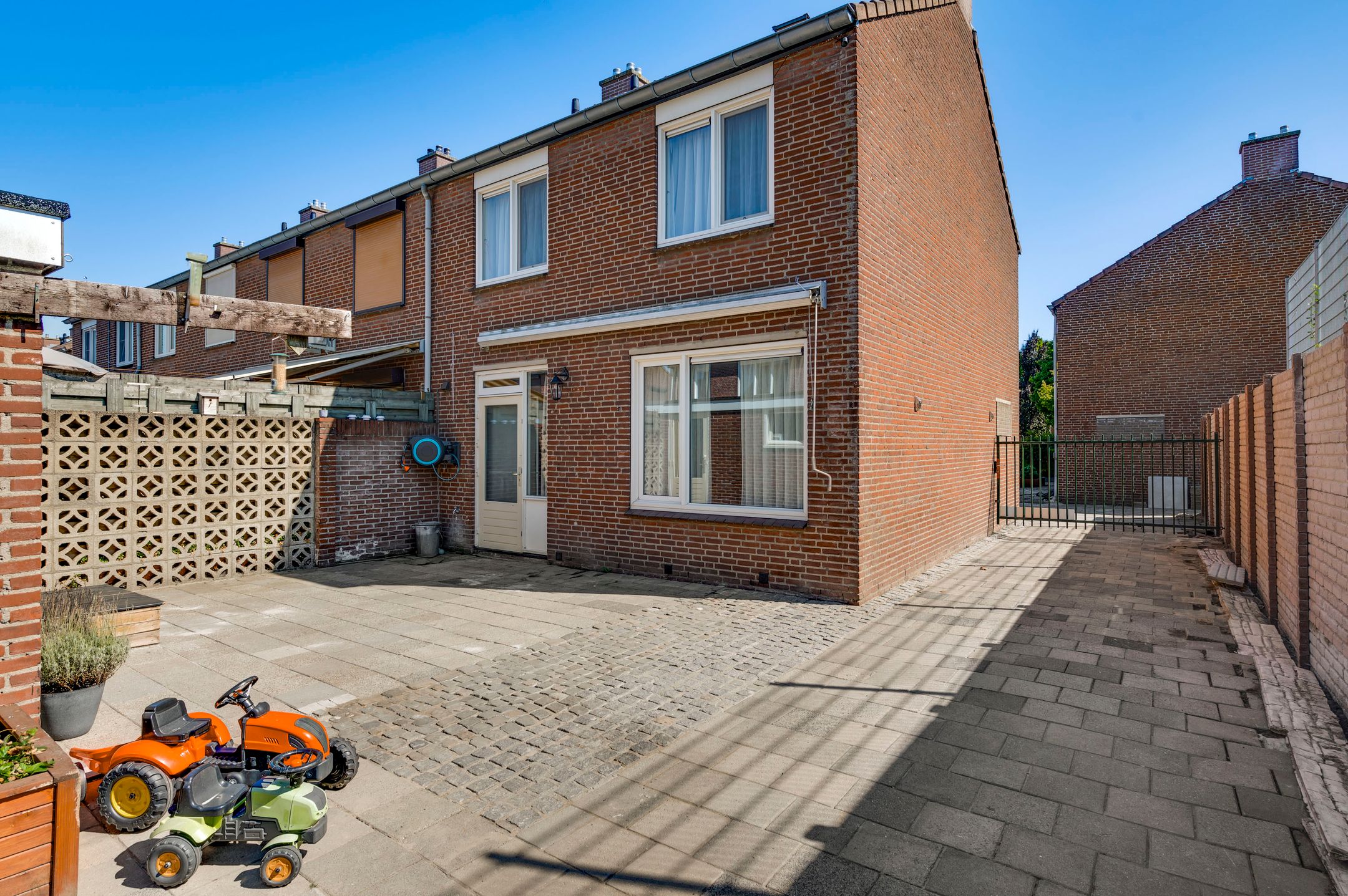 Foto 33 van Kamillestraat 9