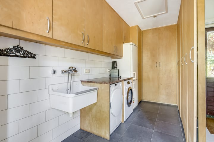 Photo 21 of Weesdijk 15