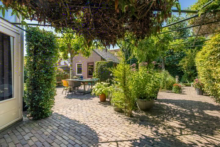 Photo 43 of Weesdijk 15