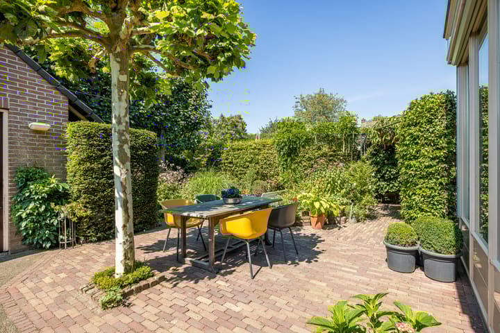 Photo 44 of Weesdijk 15