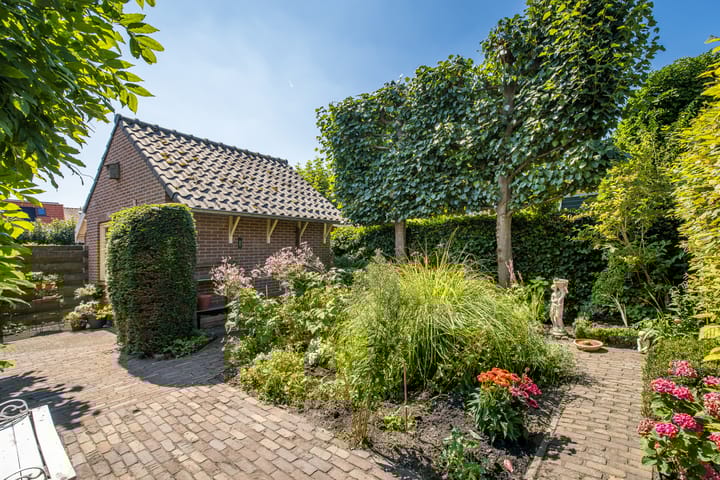 Photo 46 of Weesdijk 15