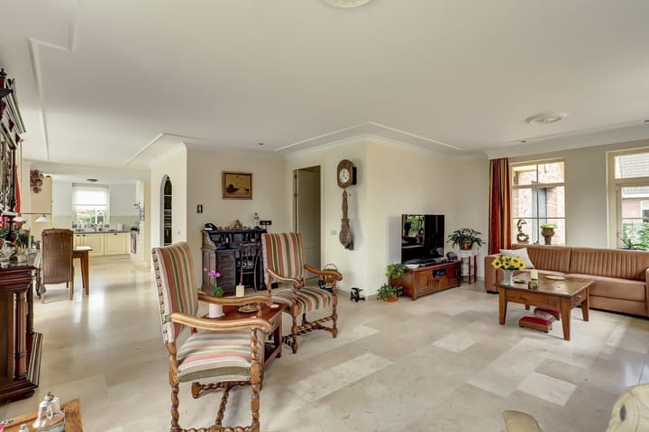 Photo 12 of Appellaan 19