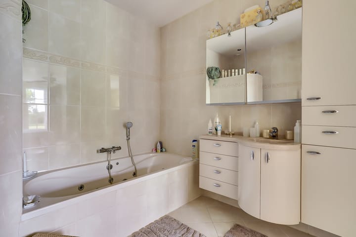 Photo 24 of Appellaan 19