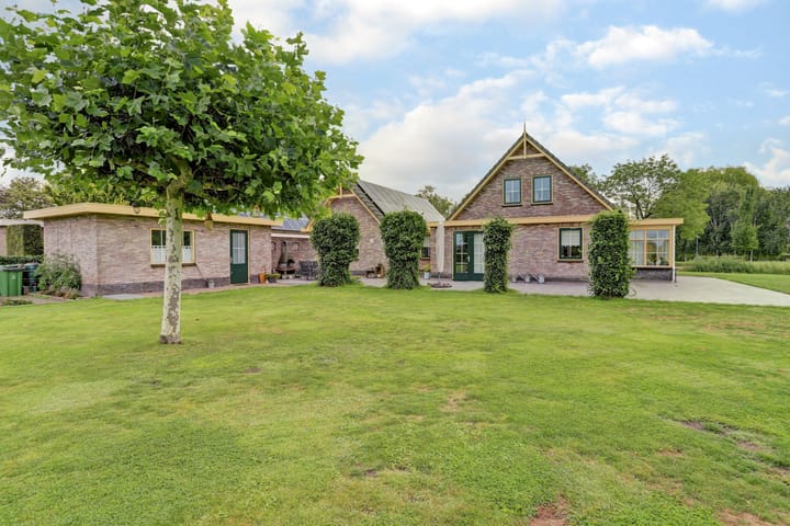 Photo 43 of Appellaan 19