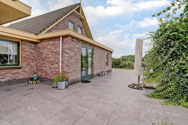 Photo 46 of Appellaan 19