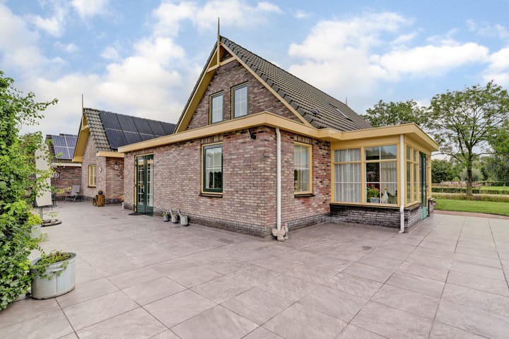 Photo 49 of Appellaan 19