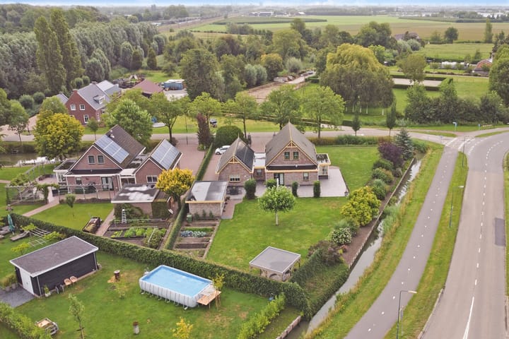 Photo 64 of Appellaan 19