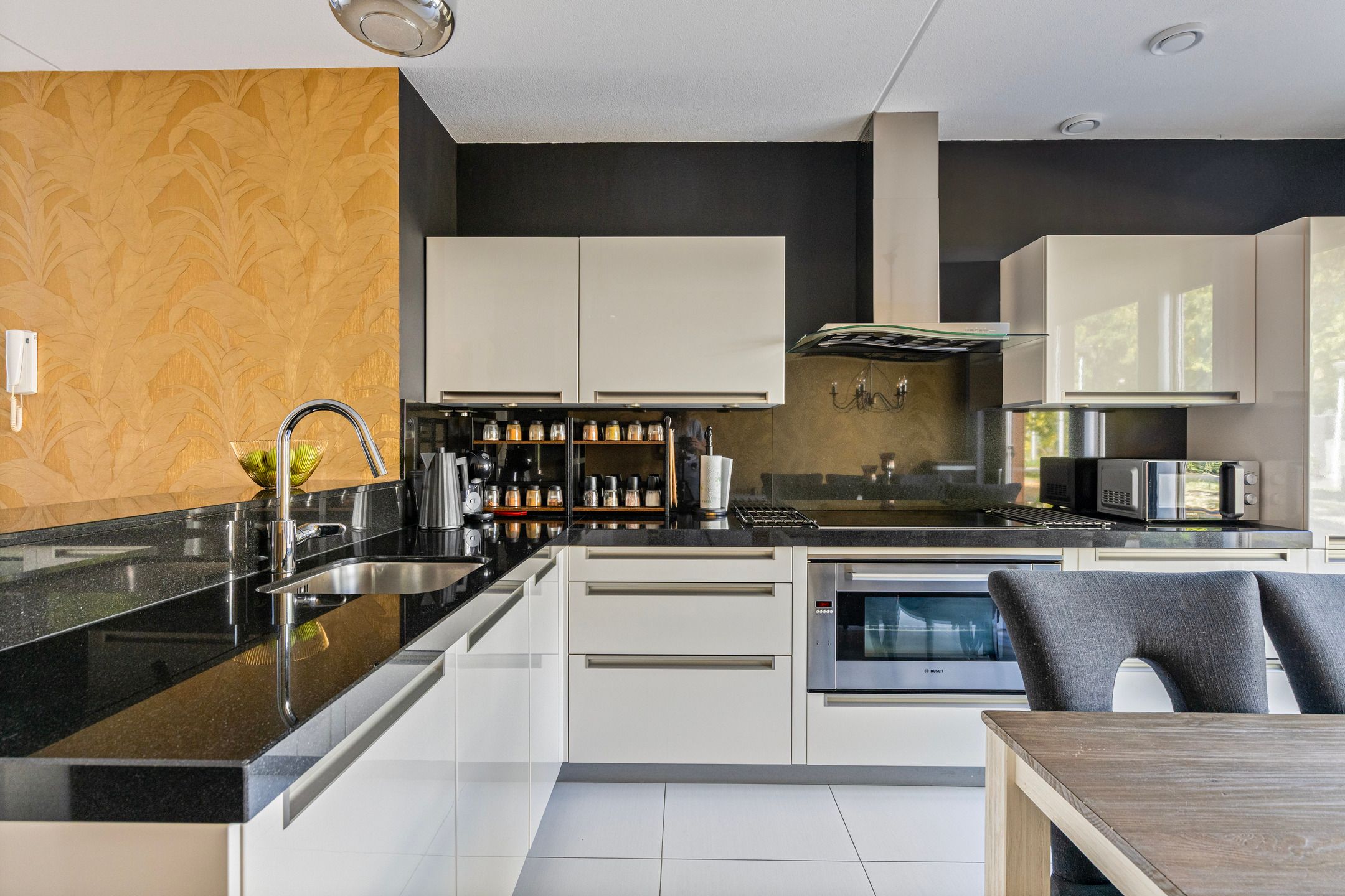 Foto 18 van Wolbrantskerkweg 79