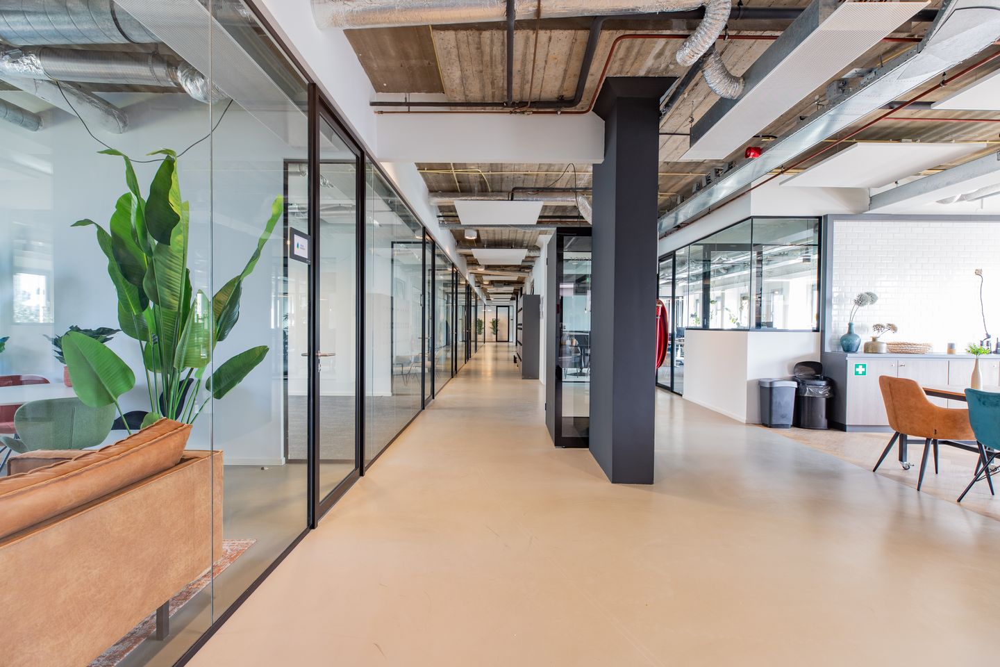 Bekijk foto 1 van Wibautstraat 135