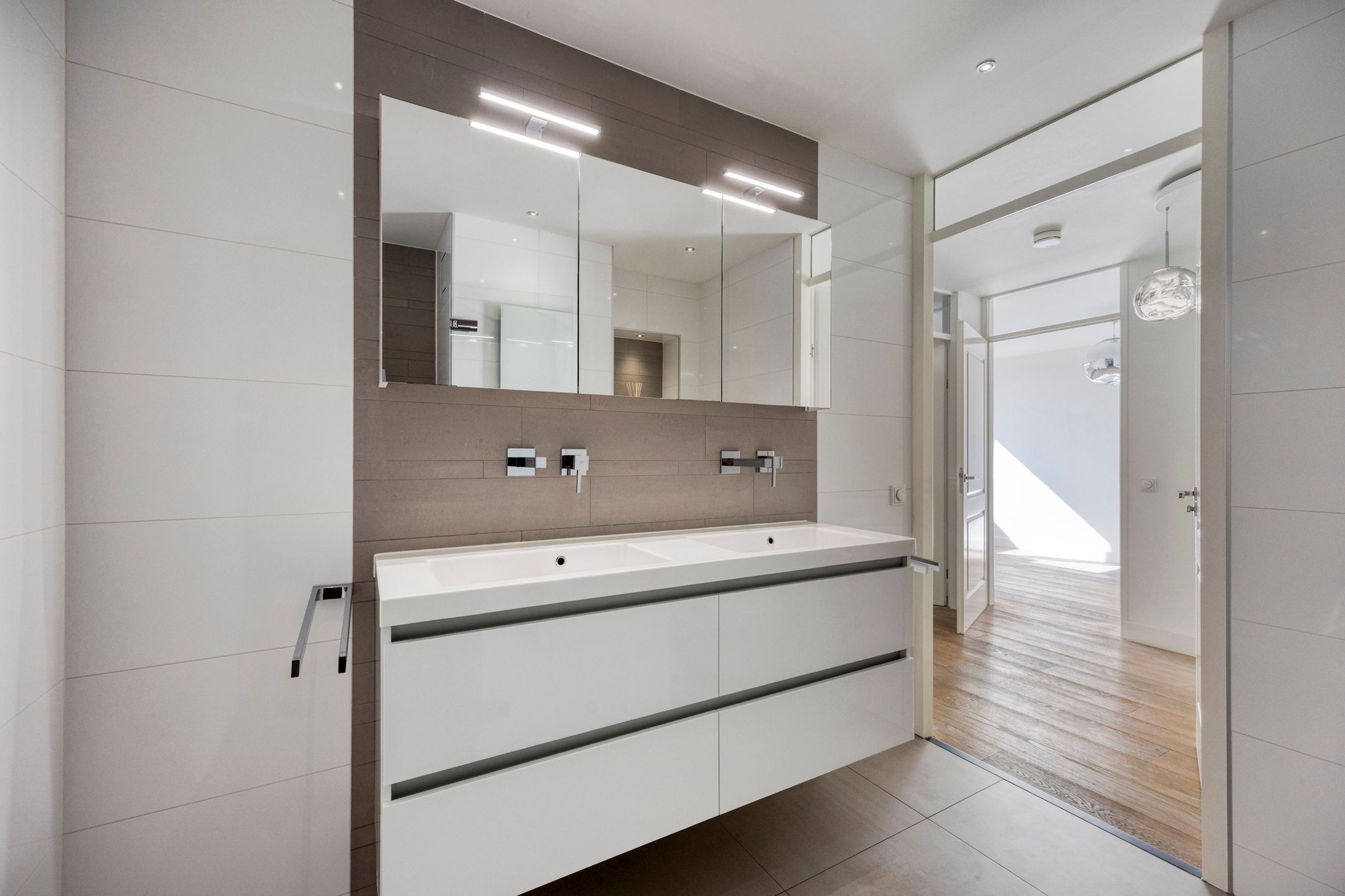 Foto 27 van Mosberg 82