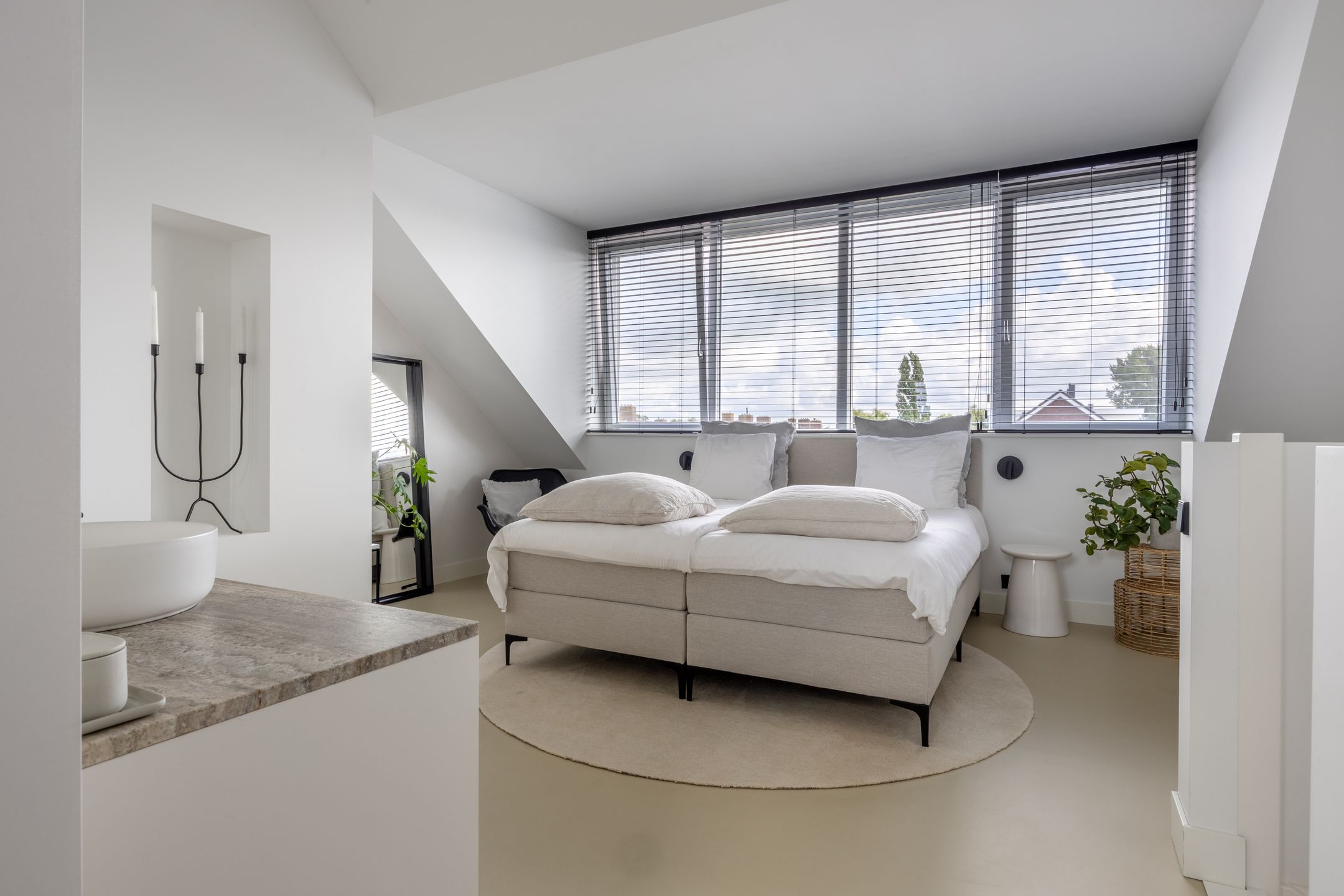 Photo 3 of Harpraam 1