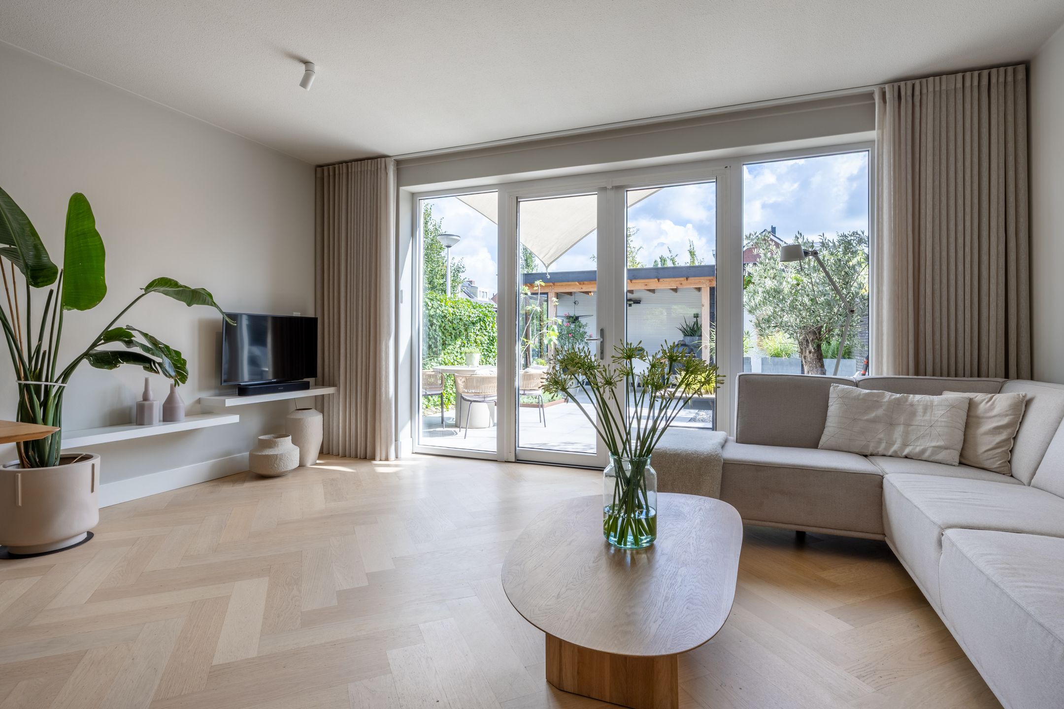 Photo 9 of Harpraam 1