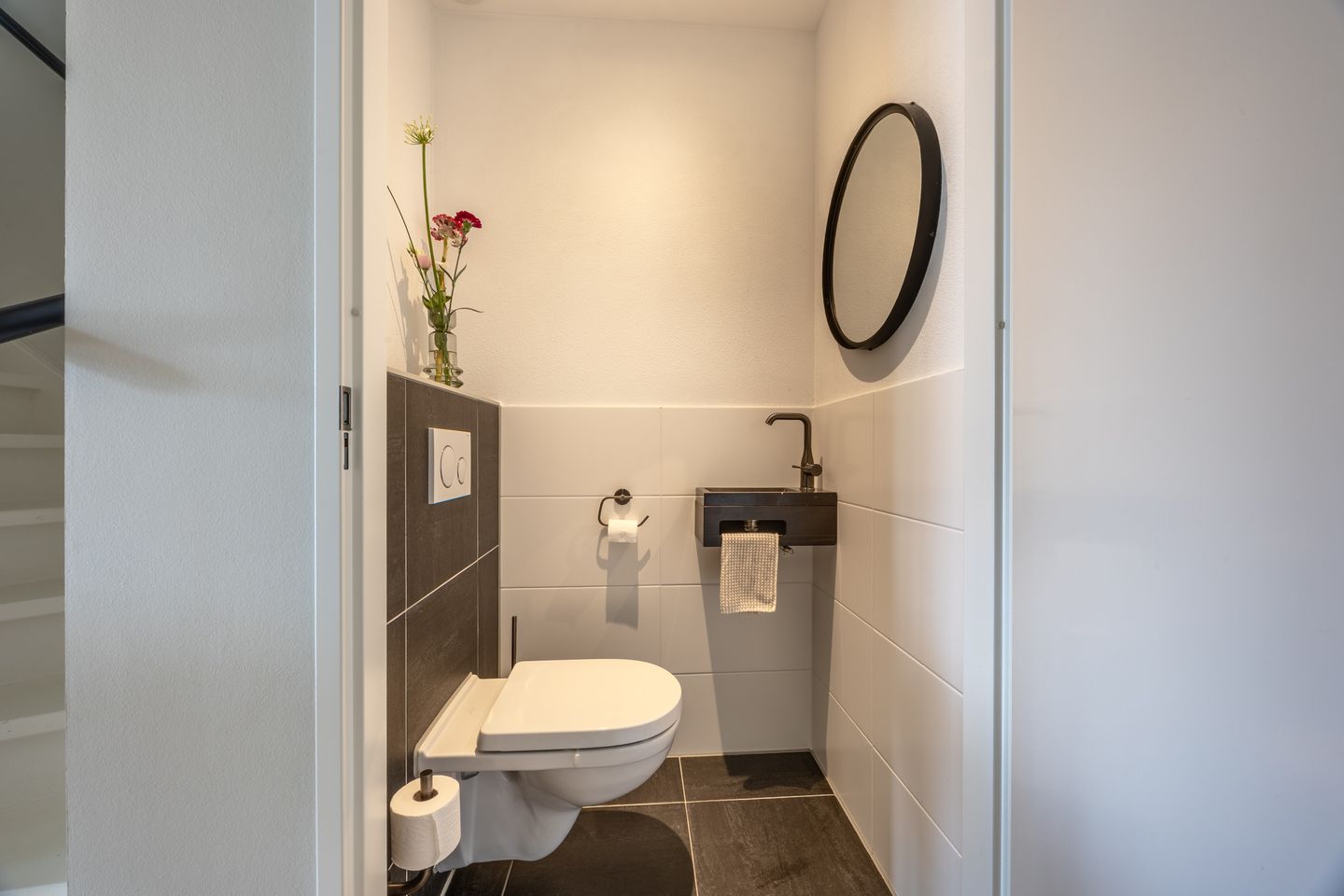 Photo 29 of Harpraam 1