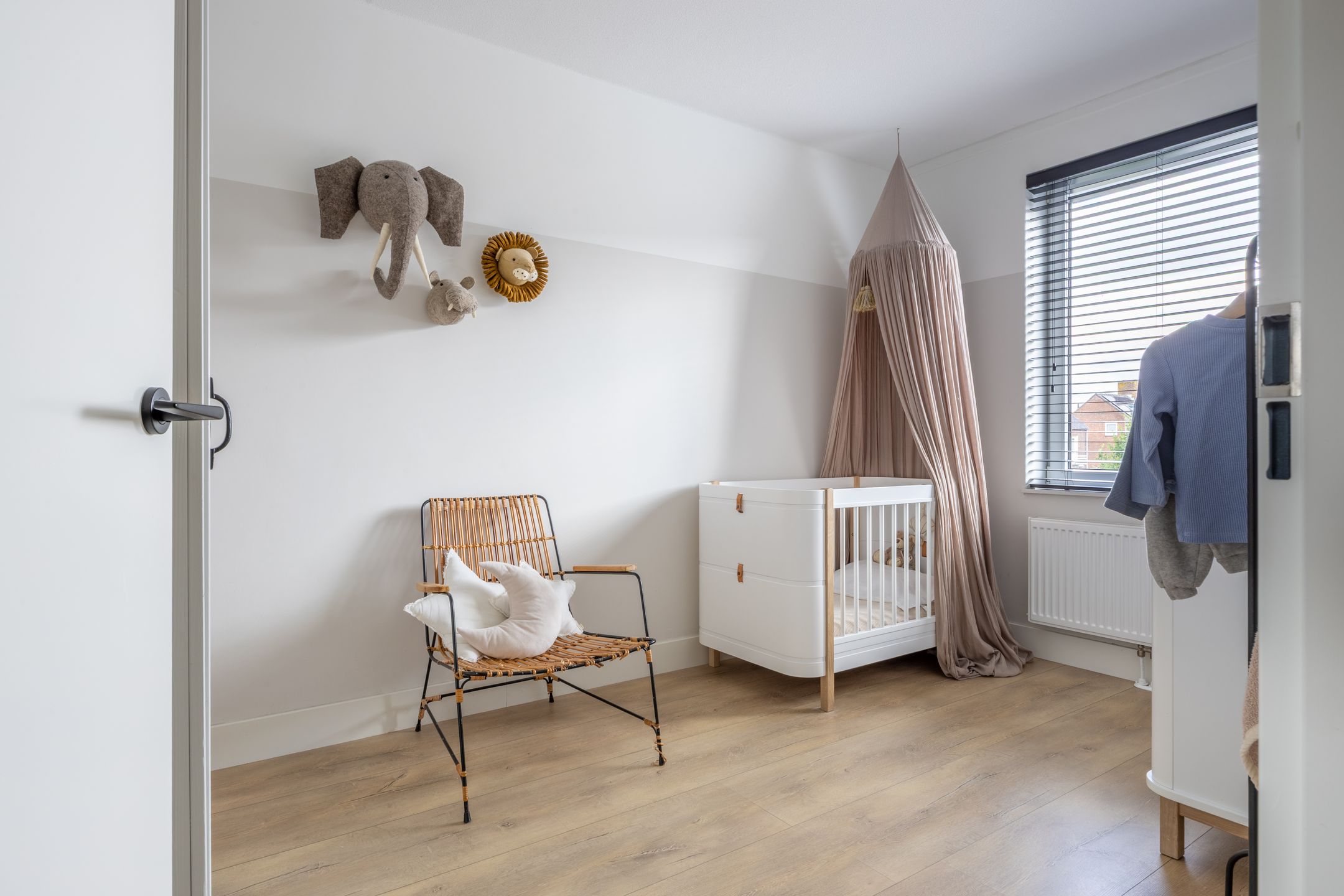 Photo 33 of Harpraam 1