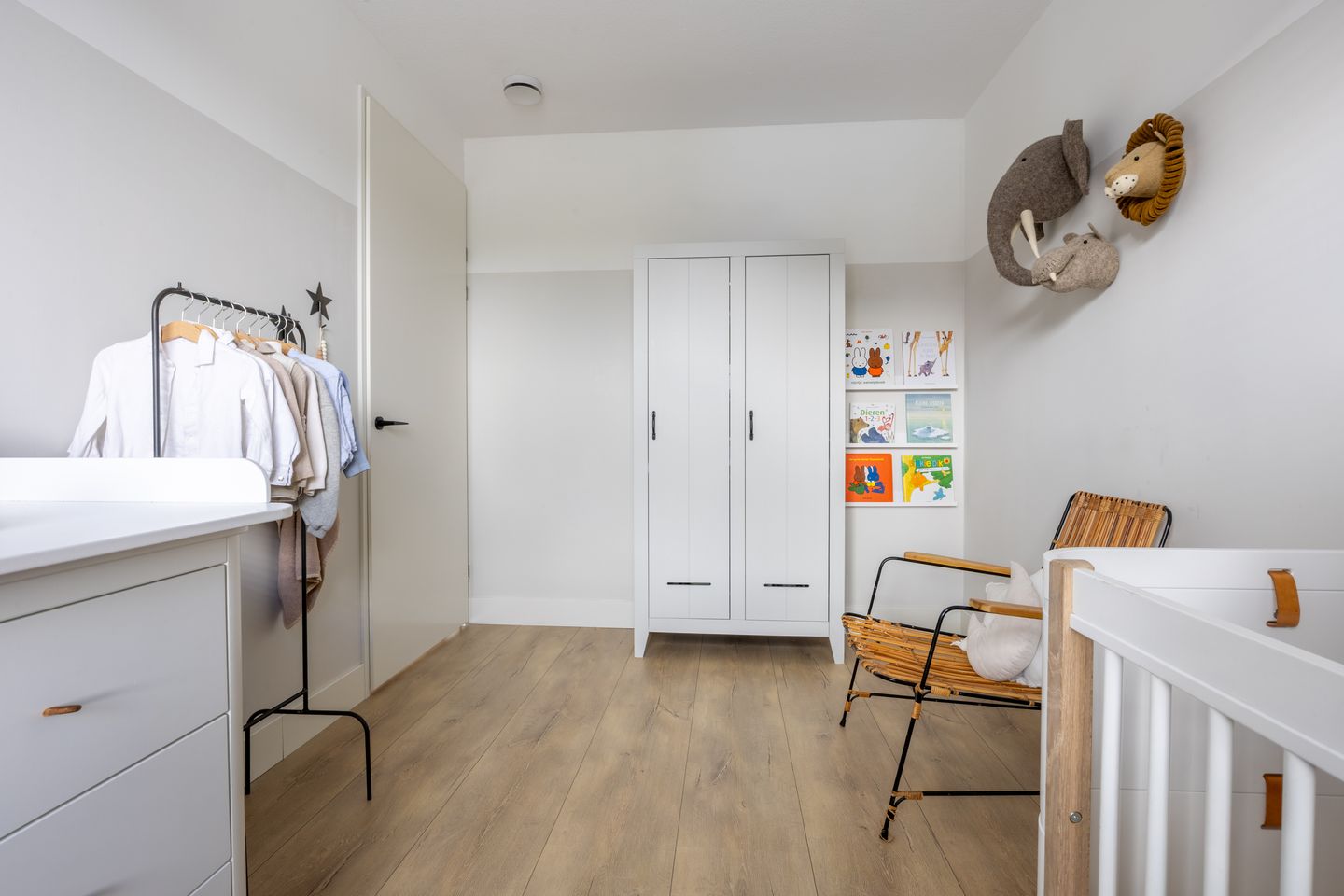 Photo 35 of Harpraam 1