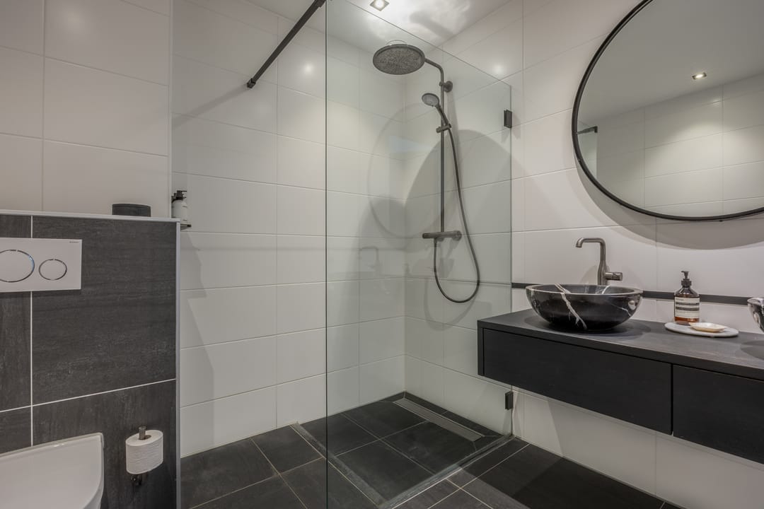 Photo 43 of Harpraam 1