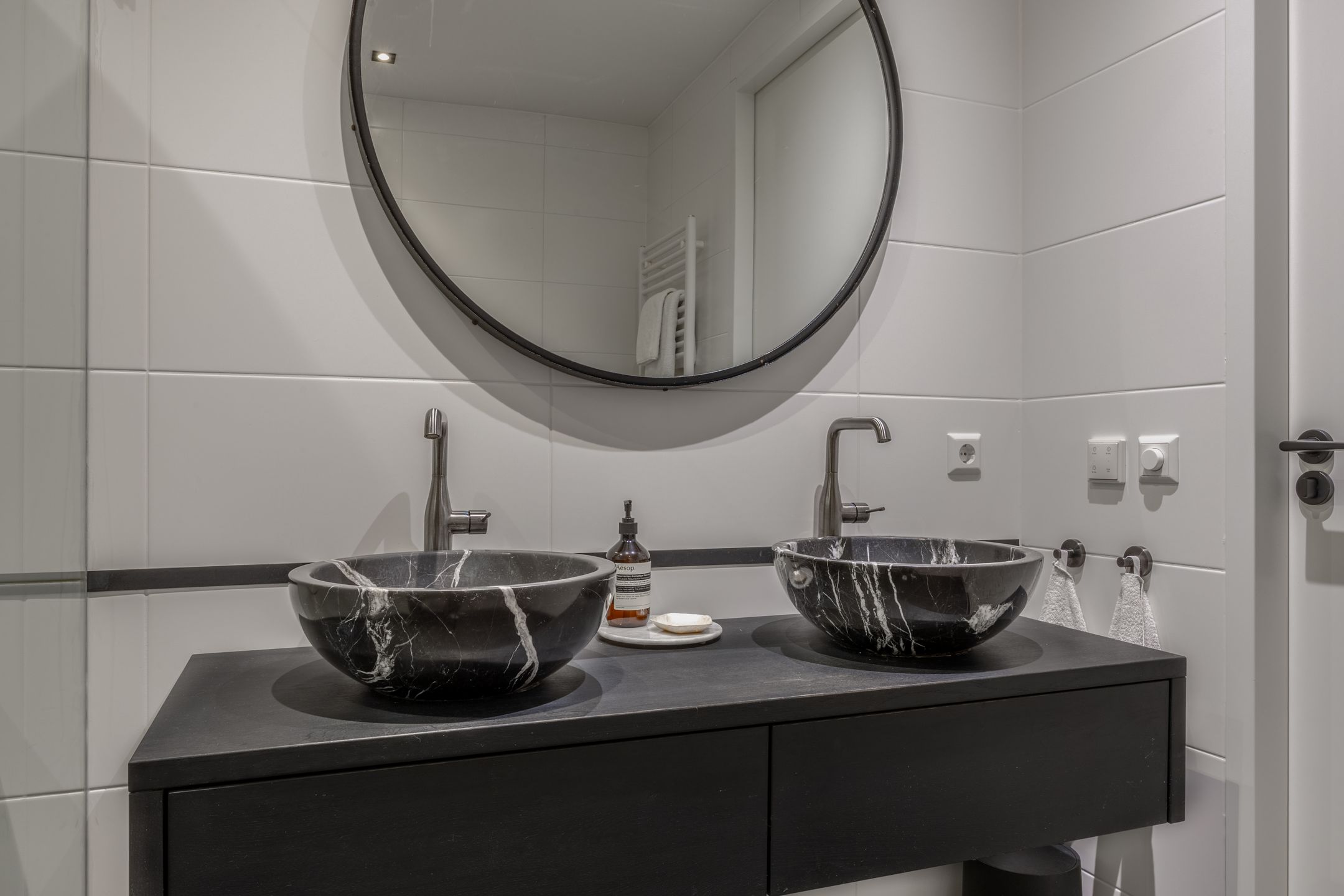 Photo 45 of Harpraam 1