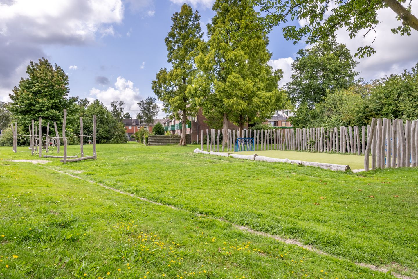 Photo 59 of Harpraam 1