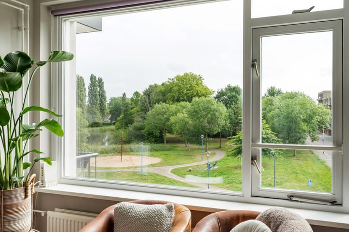 Photo 9 of Lachappellestraat 45-B