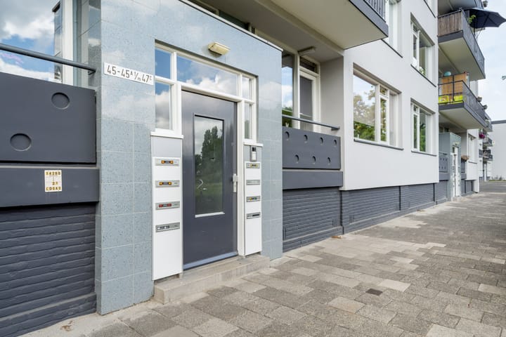 Photo 30 of Lachappellestraat 45-B