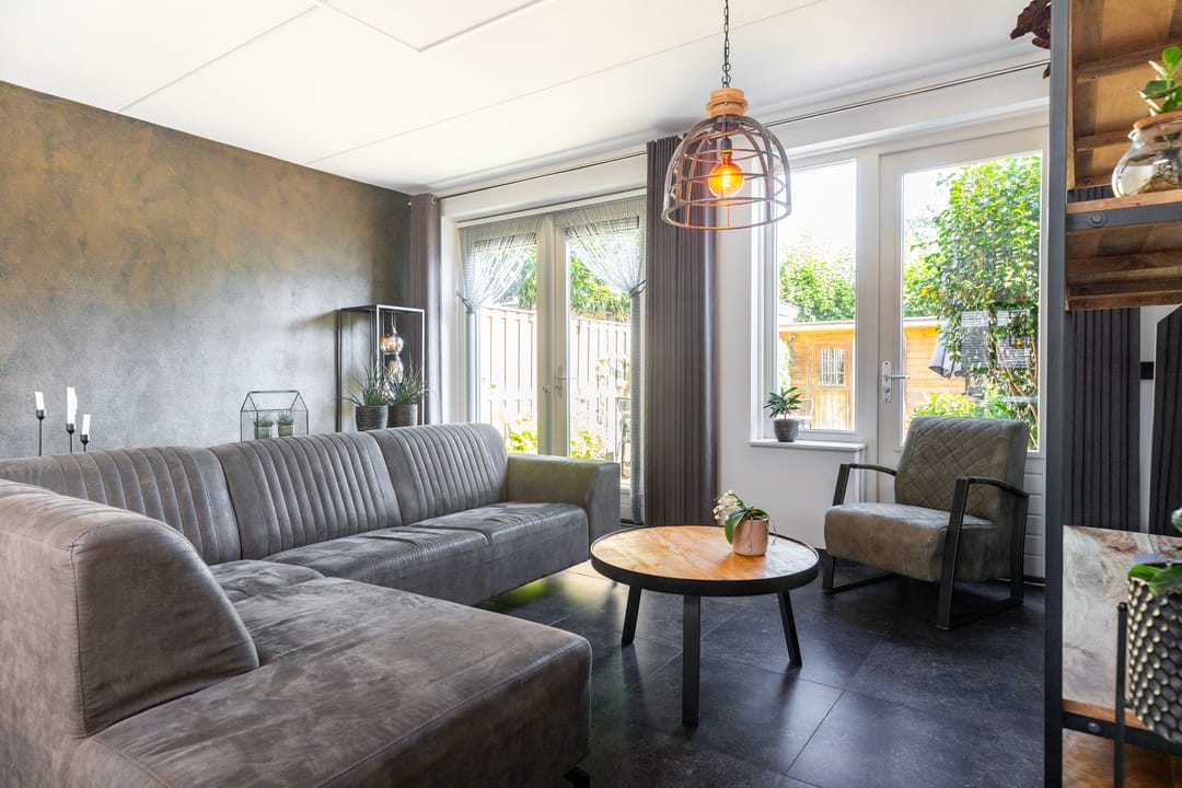 Foto 2 van Bijenkorf 69