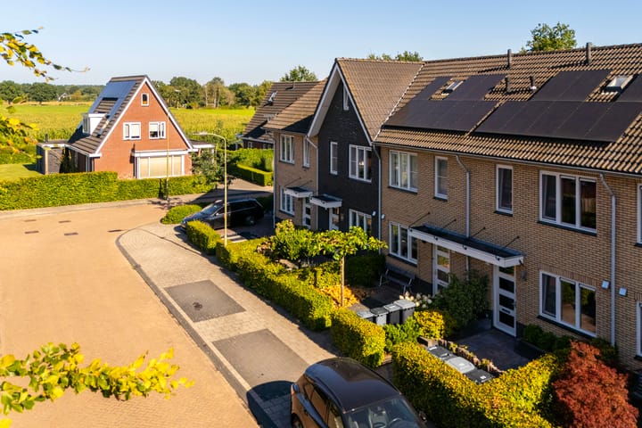 Foto 6 van Bijenkorf 69