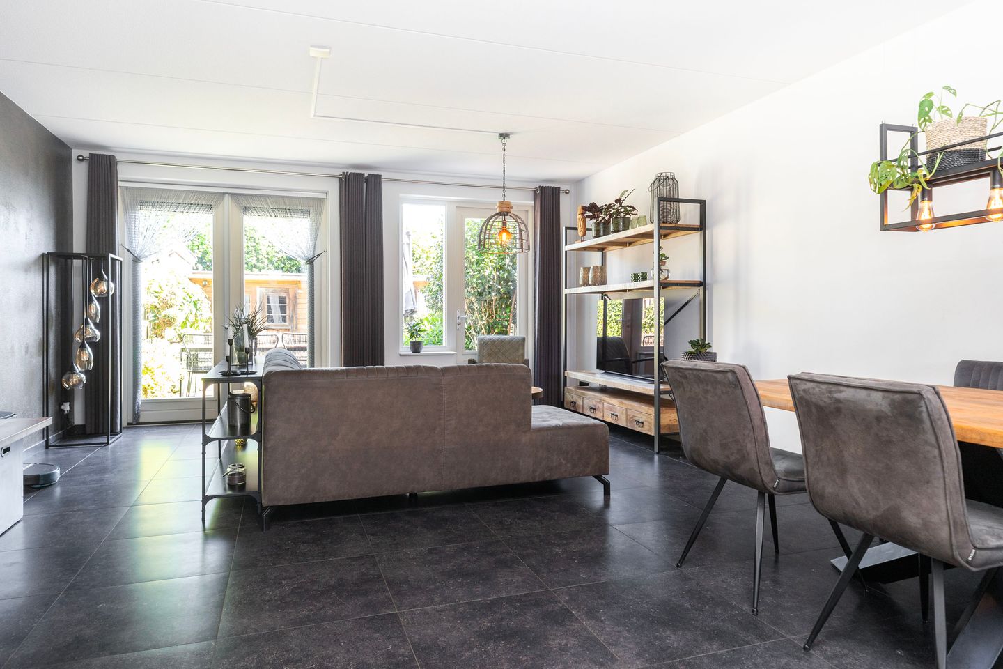 Foto 10 van Bijenkorf 69